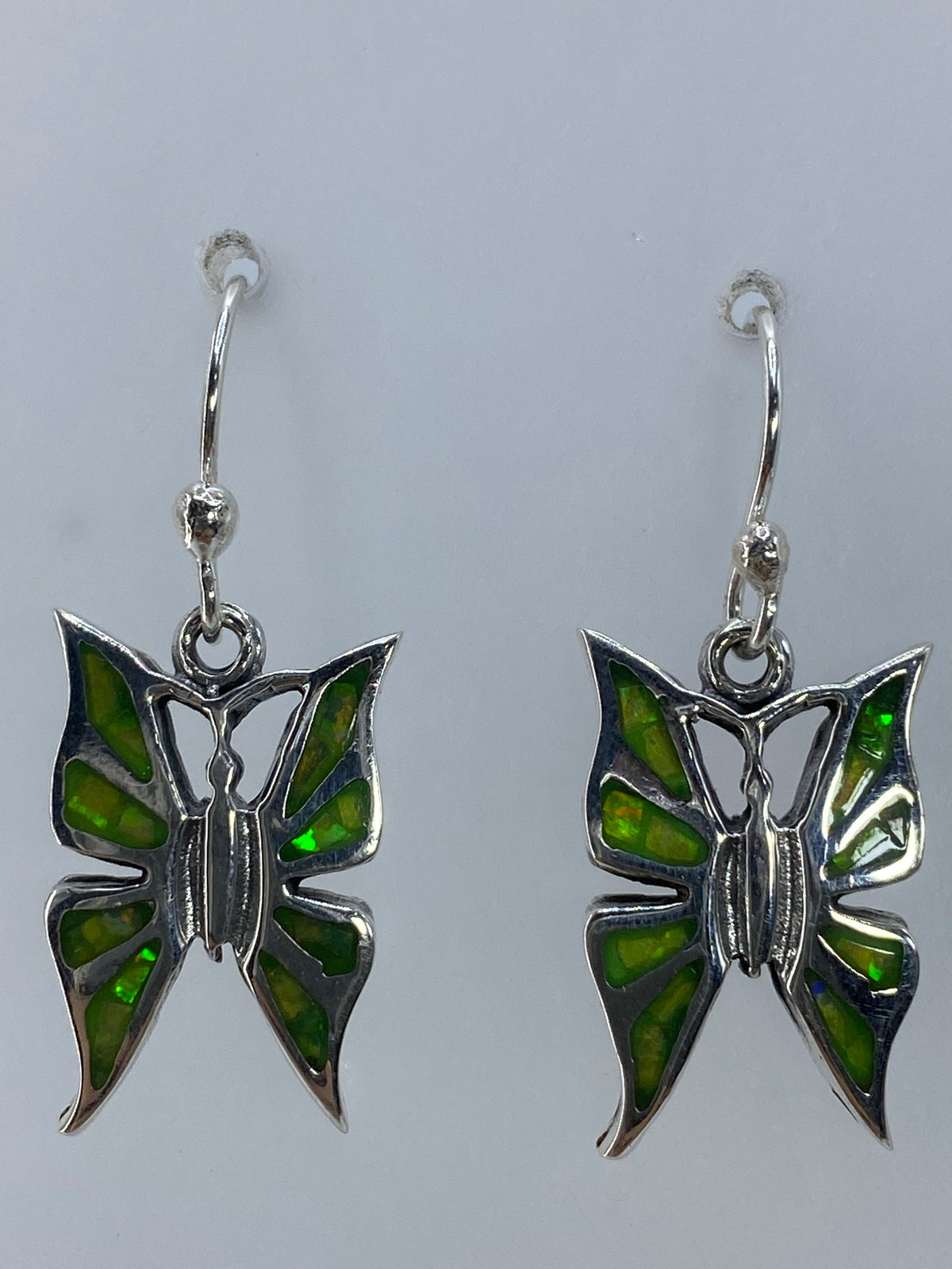 Par de aretes de plata con ópalo de fuego verde olivo, gancho de plata 950