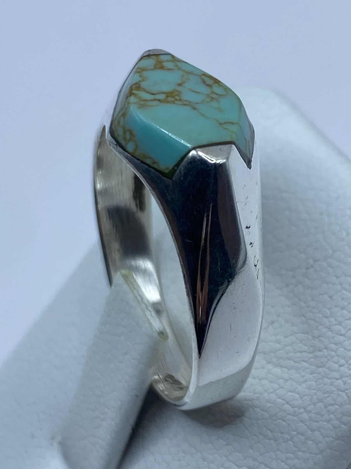 Anillo en talla 11 sobre malla de medición