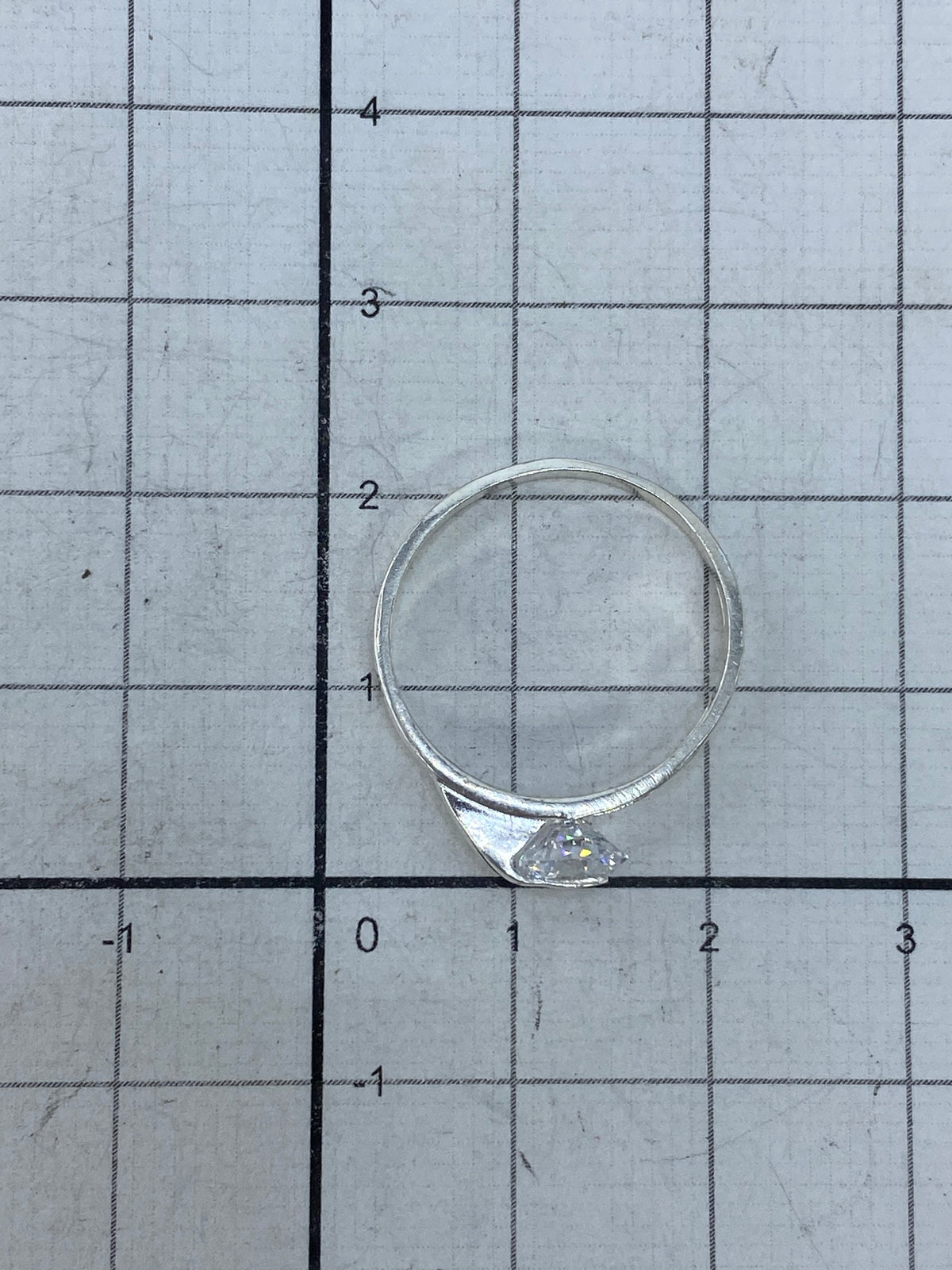 Anillo con el Quinto 925 visible, garantía de autenticidad