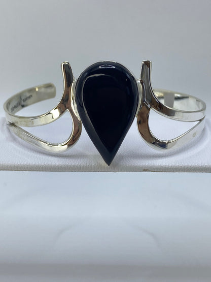 Brazalete de plata 925 con ónix negra engastada, tipo esclava rígida
