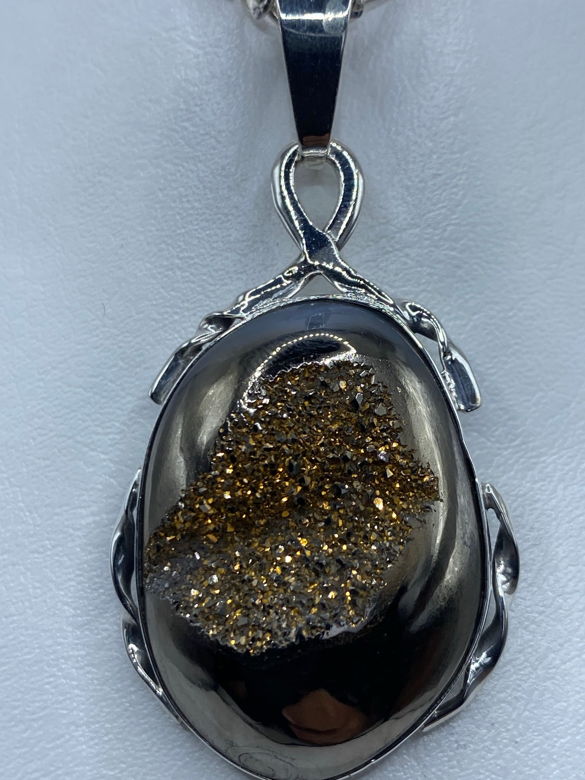 Dije de cuarzo en plata pura con patrón de moteado natural de la piedra