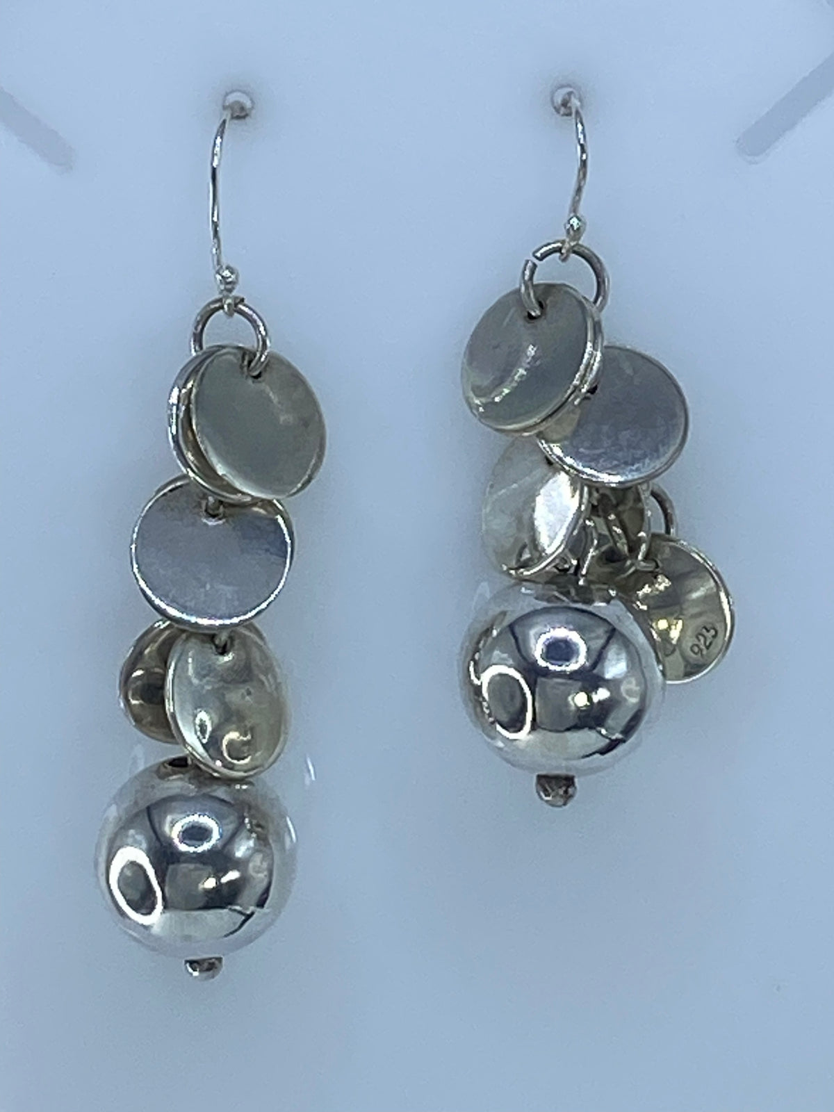Aretes de plata 925 en cartoneado con esferas 3D y discos planos intercalados