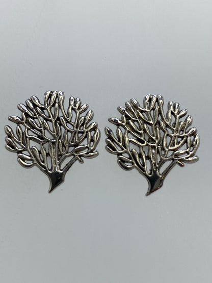 Aretes de calado en escala de medida de centímetros, longitud 1.9 cm