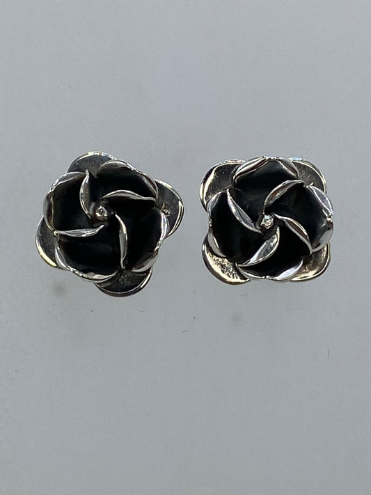 Par de aretes de plata 925 en forma de rosa floral con pulido brillante