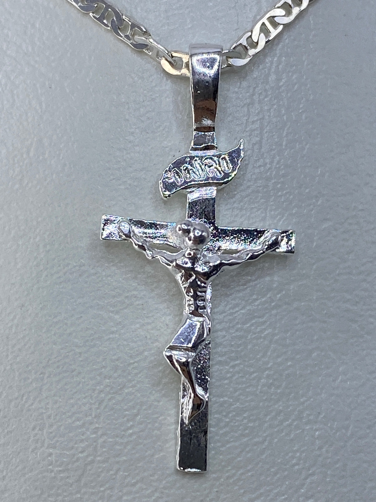 Dije crucifijo de plata 925 repujado a mano en Taxco, colgante religioso de 3.2 cm