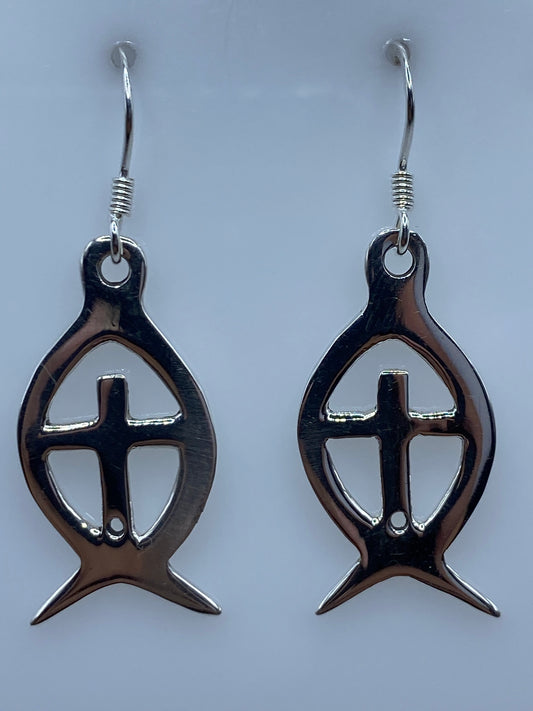 Aretes de plata 925 con cruz religiosa calada, par completo vista frontal