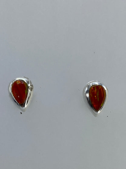Detalle del engaste a mano de la piedra en plata 925