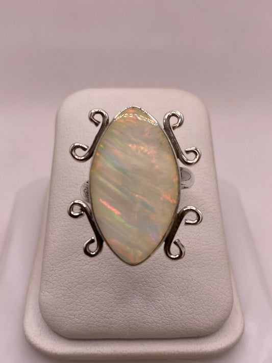 Anillo Ajustable Contemporáneo con Ópalo de Fuego en Plata .925