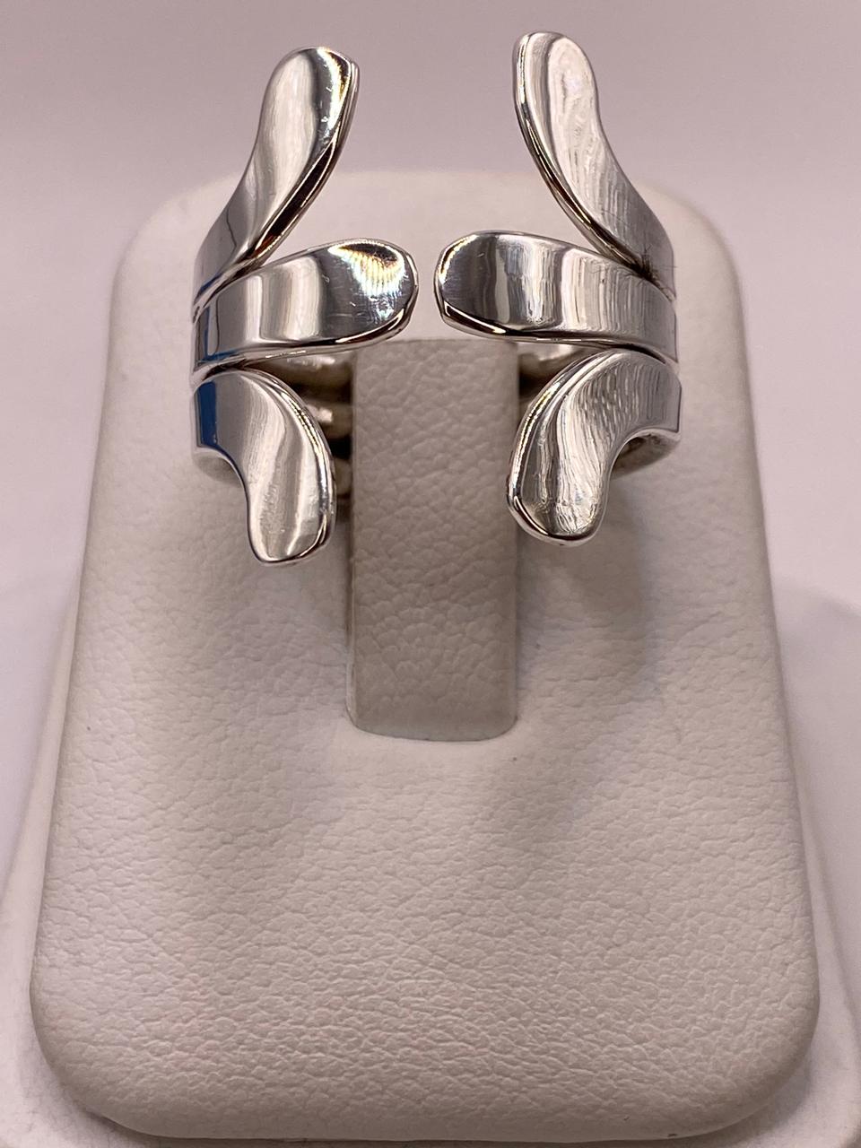 Anillo Ajustable de Plata .925 con Diseño Moderno de Puntas Curvas