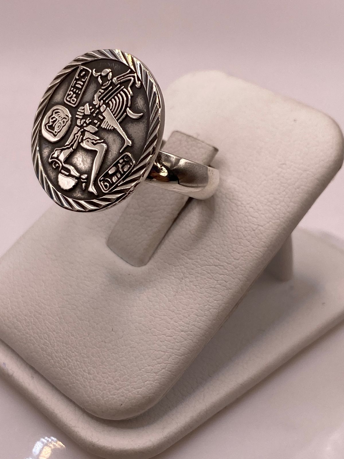 Anillo Ajustable de Plata .925 con Grabado Maya Ancestral