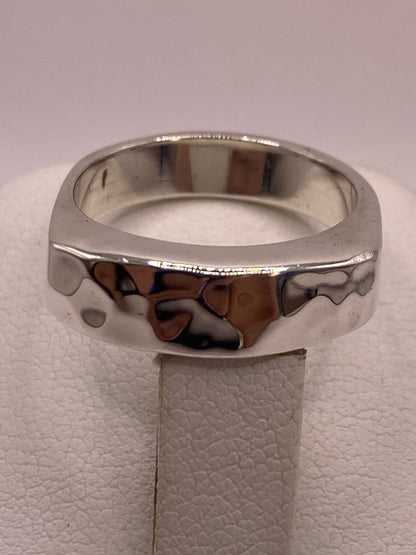 Anillo Argolla Martillada en Plata .925