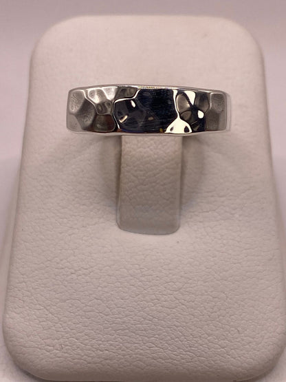 Anillo Argolla Martillada en Plata .925