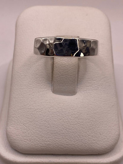 Anillo Argolla Martillada en Plata .925
