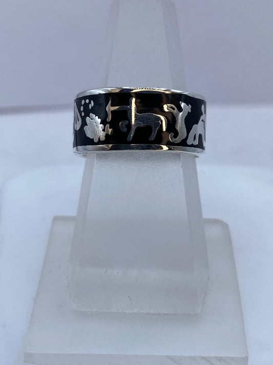 🗿 Anillo Arte Rupestre de Plata .925 con Obsidiana Negra — vista lateral