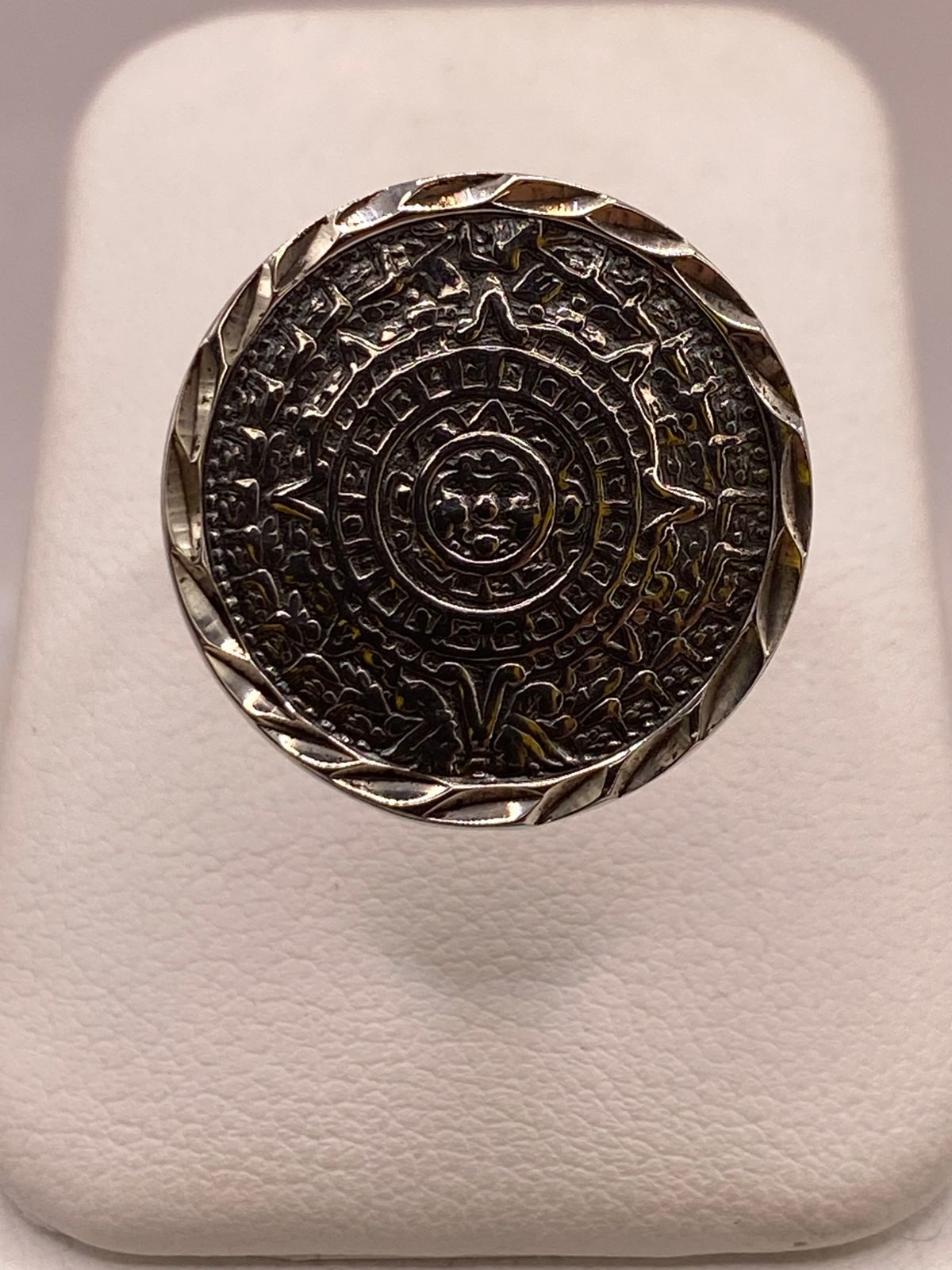 Anillo Artesanal Ajustable en Plata con Calendario Azteca
