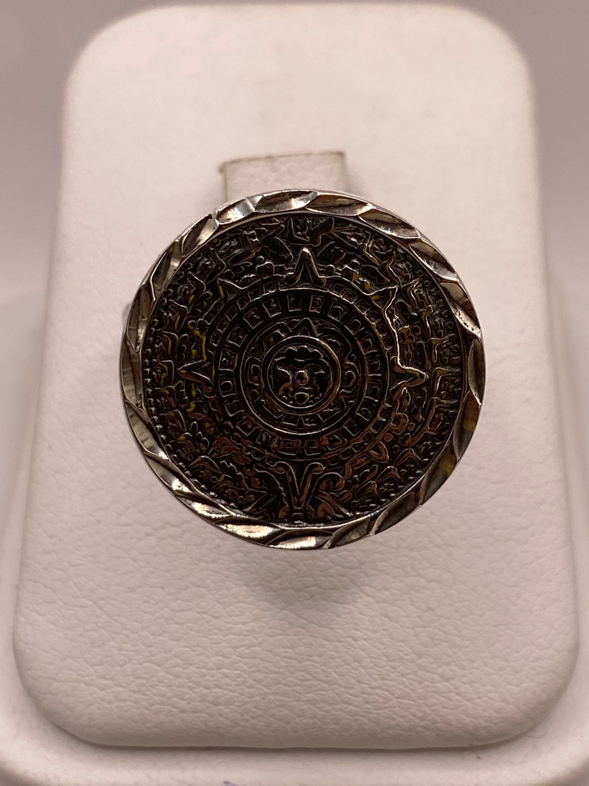 Anillo Artesanal Ajustable en Plata con Calendario Azteca