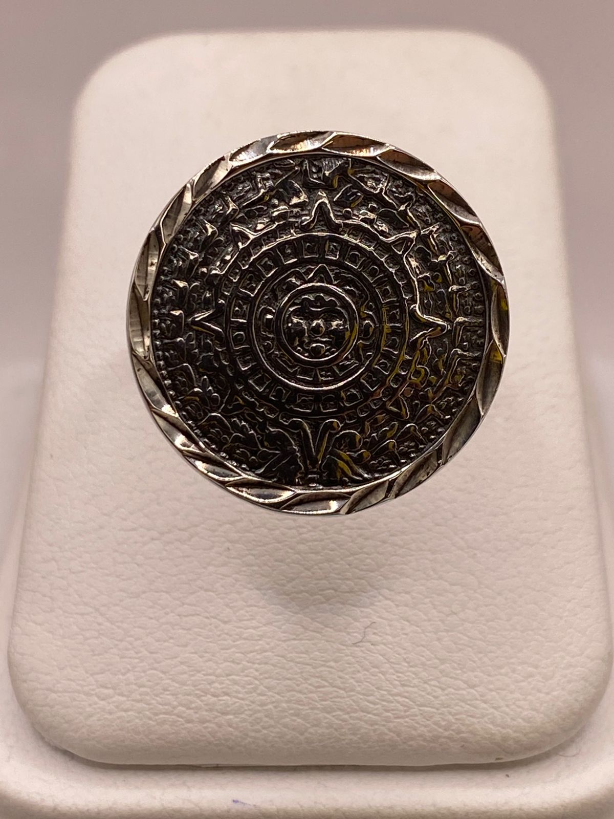 Anillo Artesanal Ajustable en Plata con Calendario Azteca