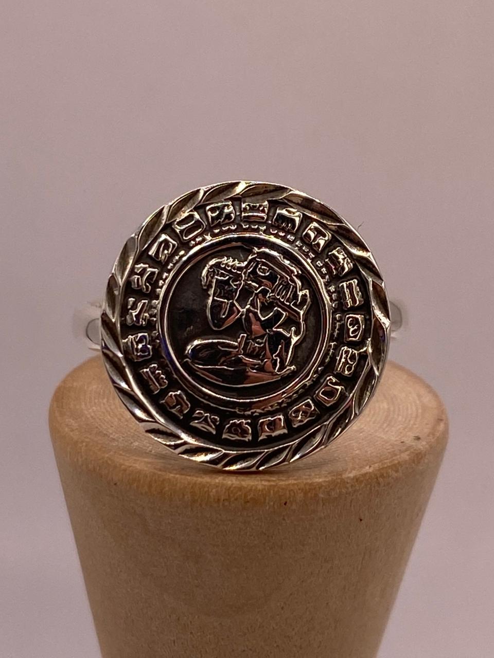 Anillo Artesanal Ajustable en Plata con Diseño de Calendario Maya