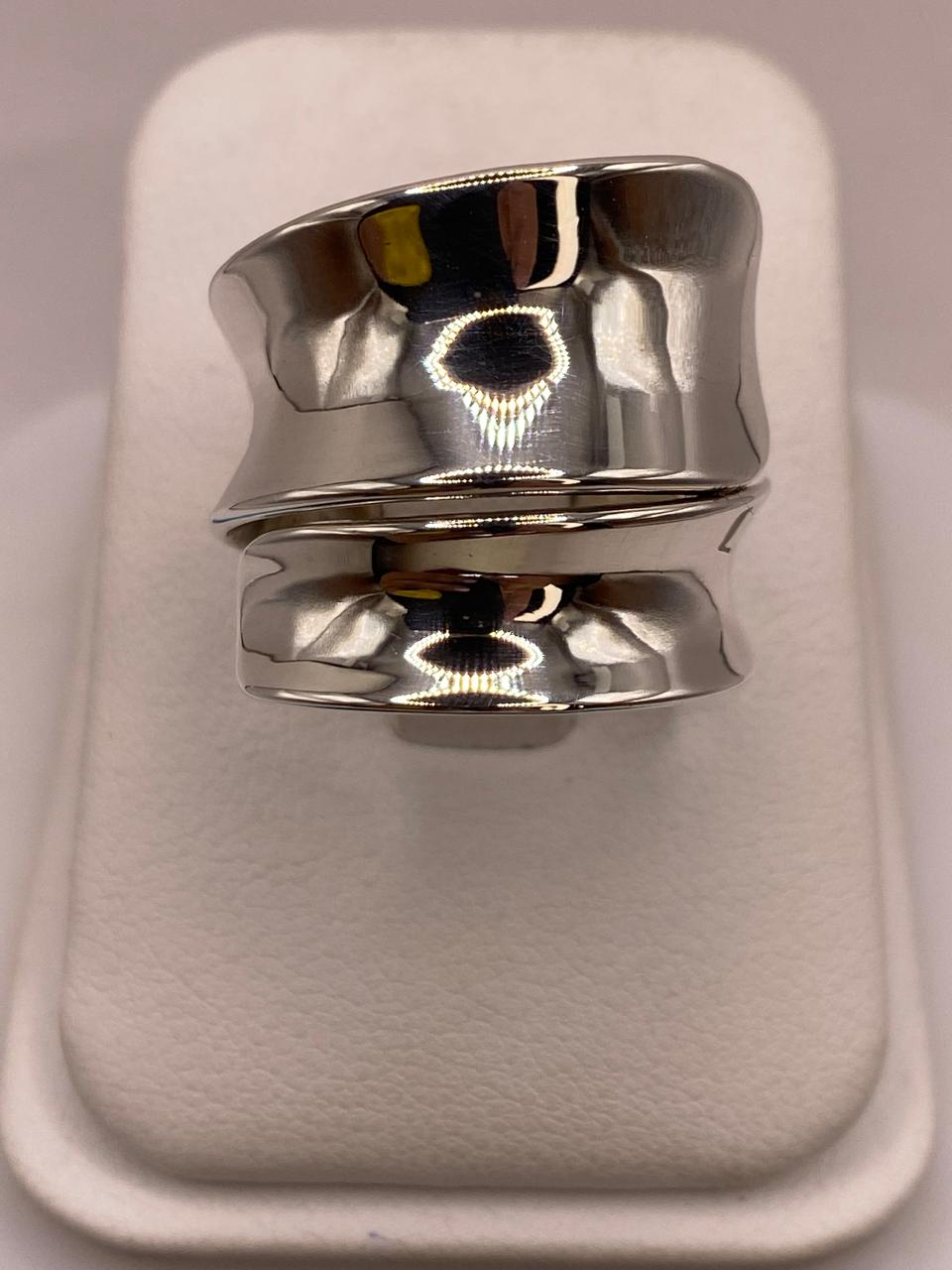 Anillo Artesanal Ajustable en Plata con Diseño Ondulado Doble