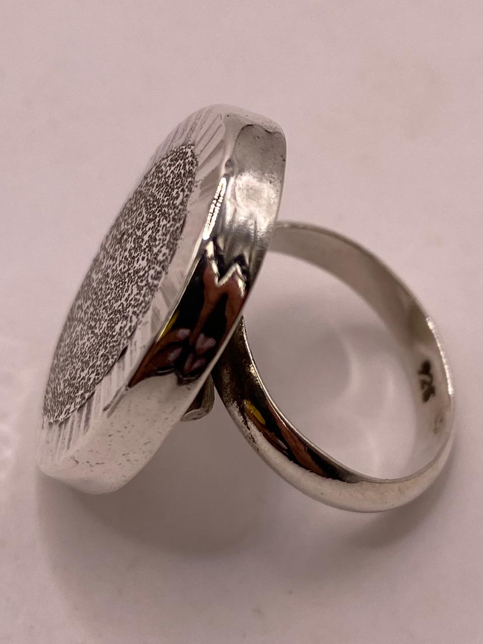 Anillo Artesanal Ajustable en Plata con Óvalo Texturizado