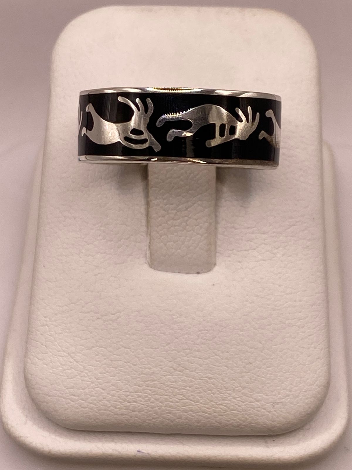 Anillo Artesanal con Figuras Zoomorfas en Plata