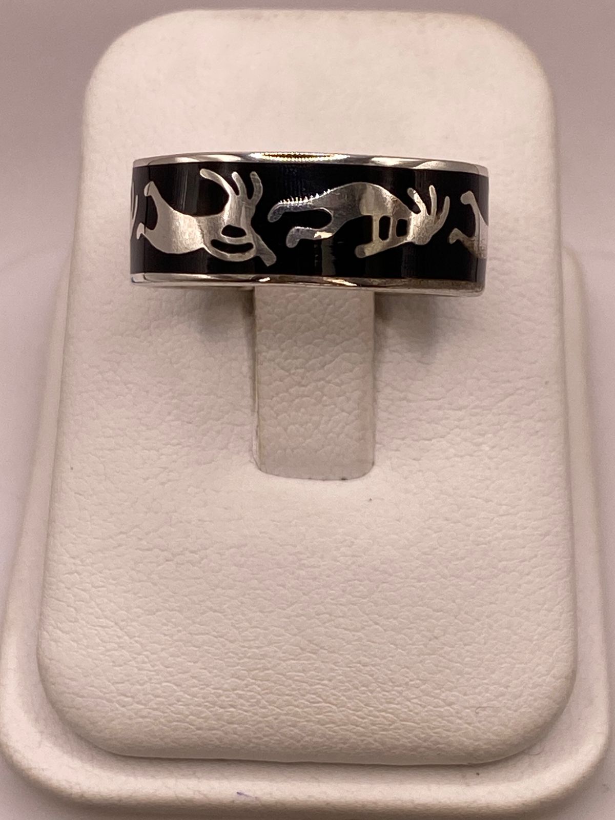 Anillo Artesanal con Figuras Zoomorfas en Plata