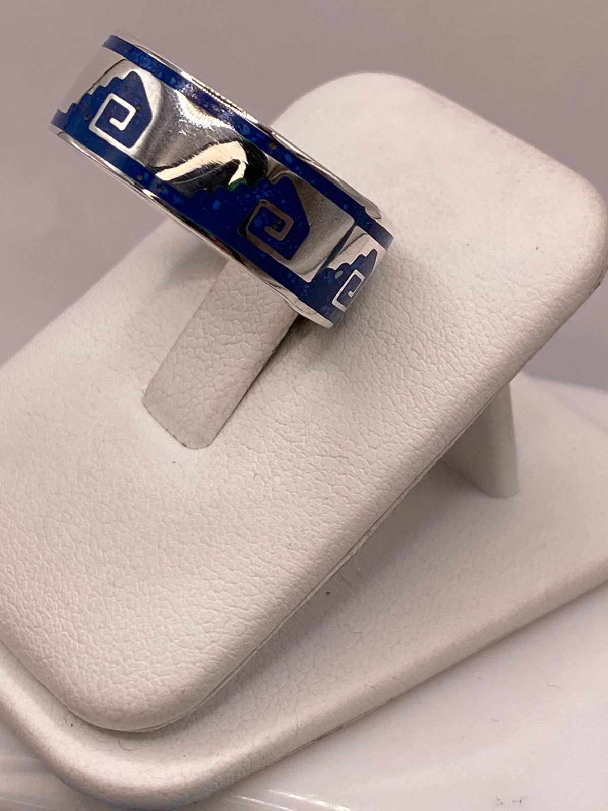 Anillo Artesanal con Greca Azul Esmaltada en Plata