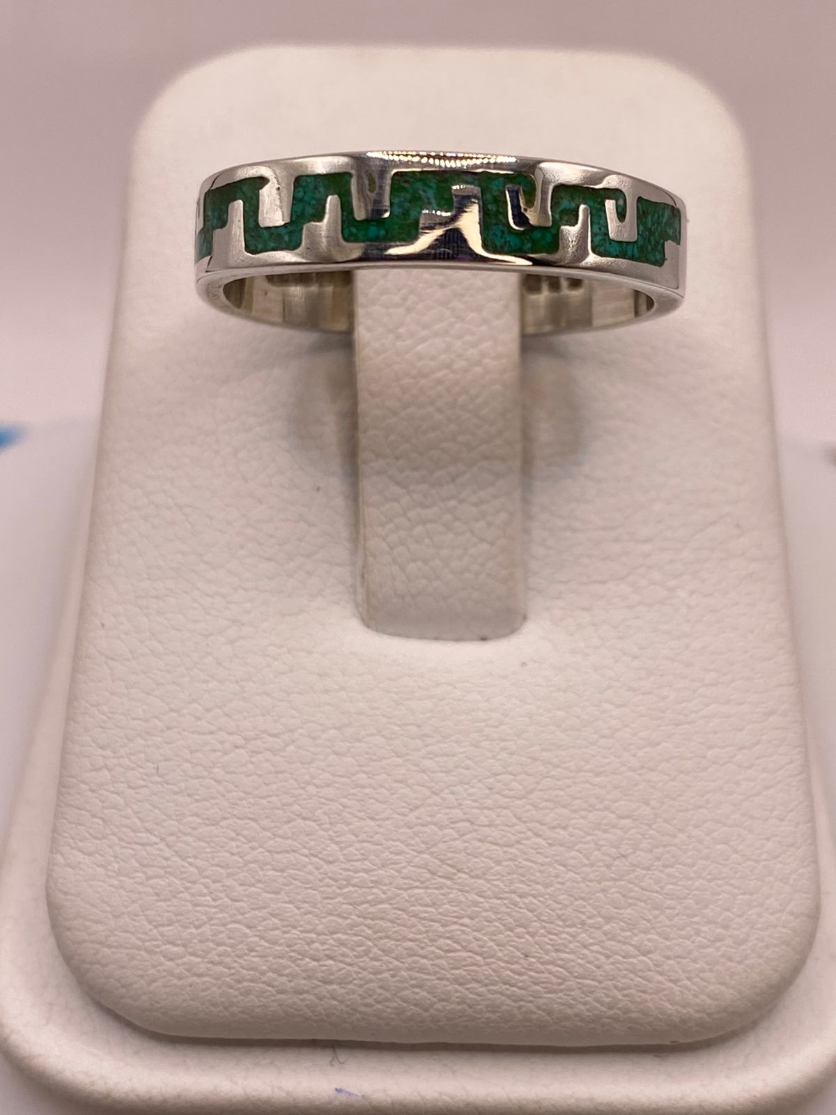 Anillo Artesanal de Malaquita con Greca Continua en Plata
