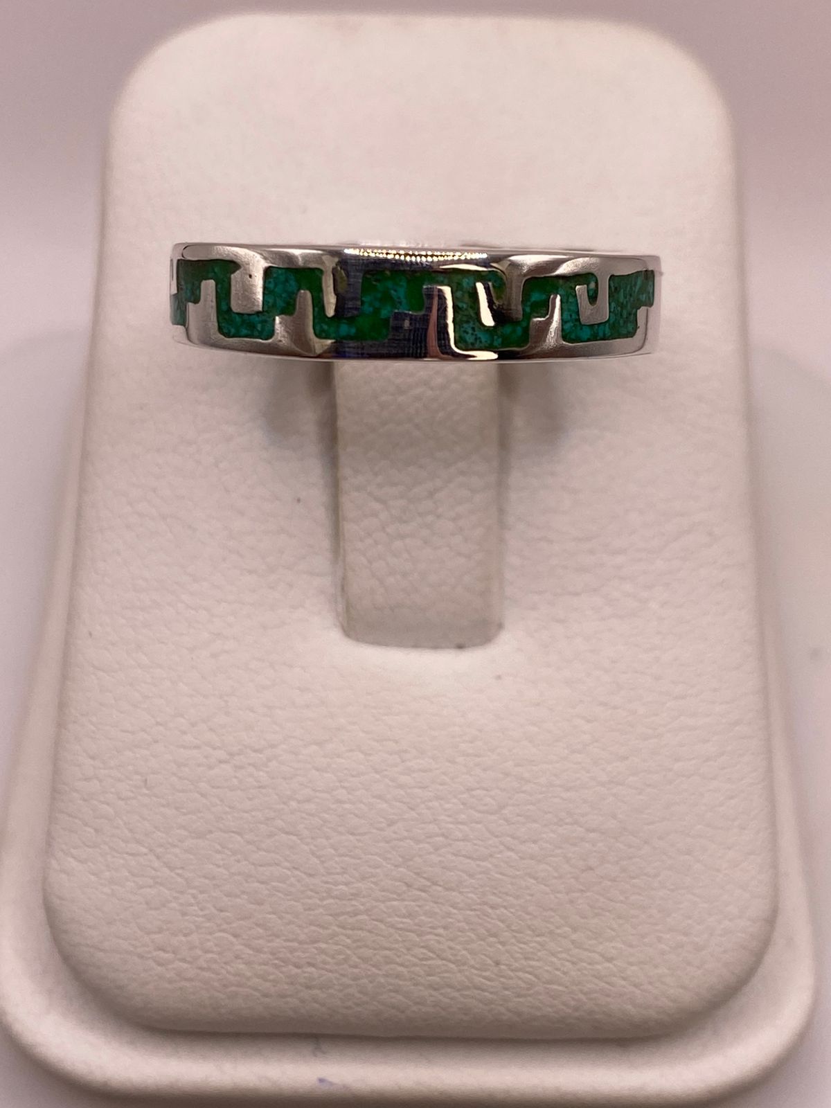 Anillo Artesanal de Malaquita con Greca Continua en Plata