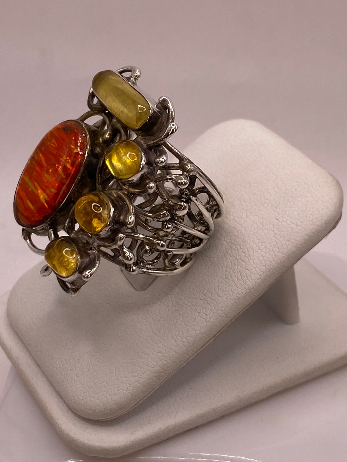 Anillo Artesanal con Ópalo de Fuego y Ámbar en Plata .950