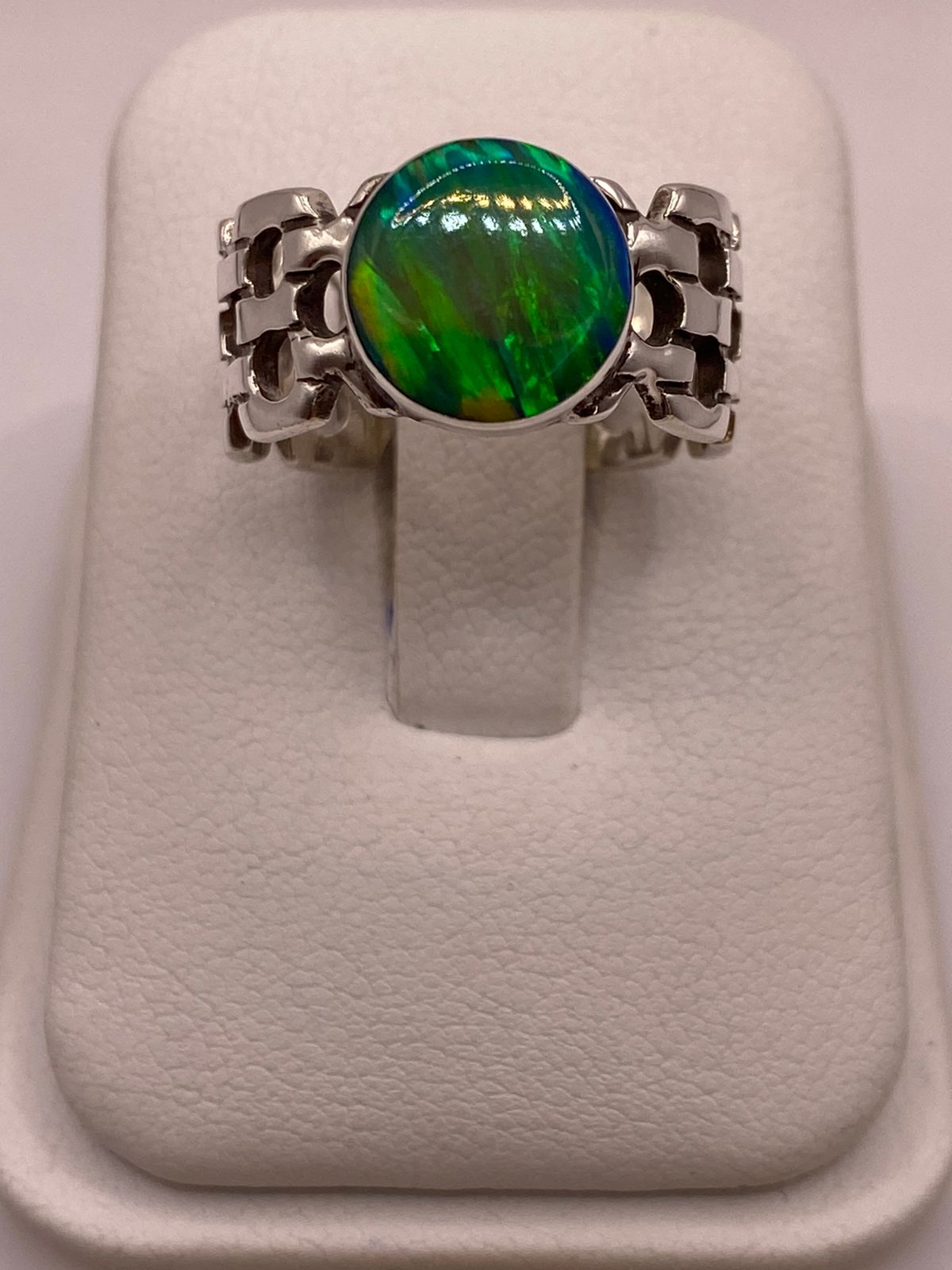 Anillo Artesanal con Ópalo de Fuego Verde en Plata .950