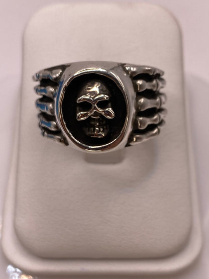 Anillo Artesanal en Plata con Calavera y Banda Estilo Huesos