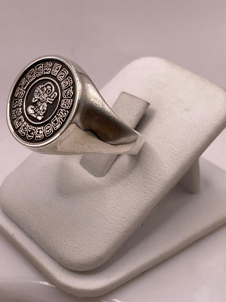 Anillo Artesanal en Plata con Calendario Maya en Relieve
