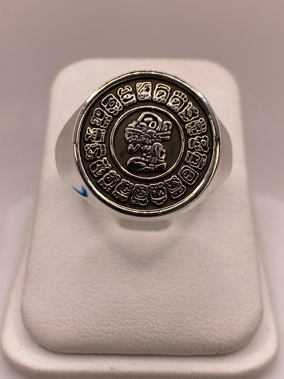 Anillo Artesanal en Plata con Calendario Maya en Relieve