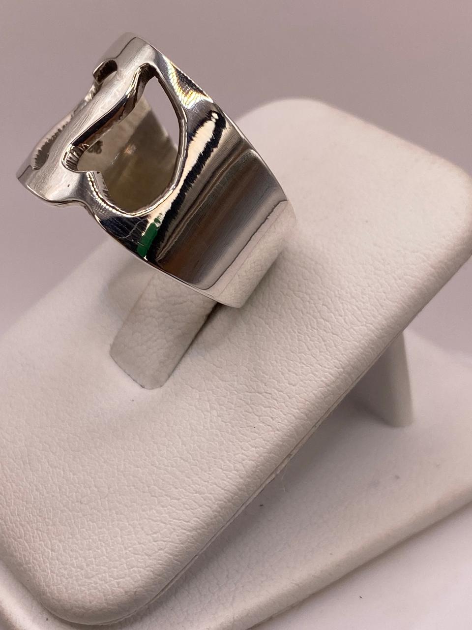 Anillo Artesanal en Plata con Corazón Recortado