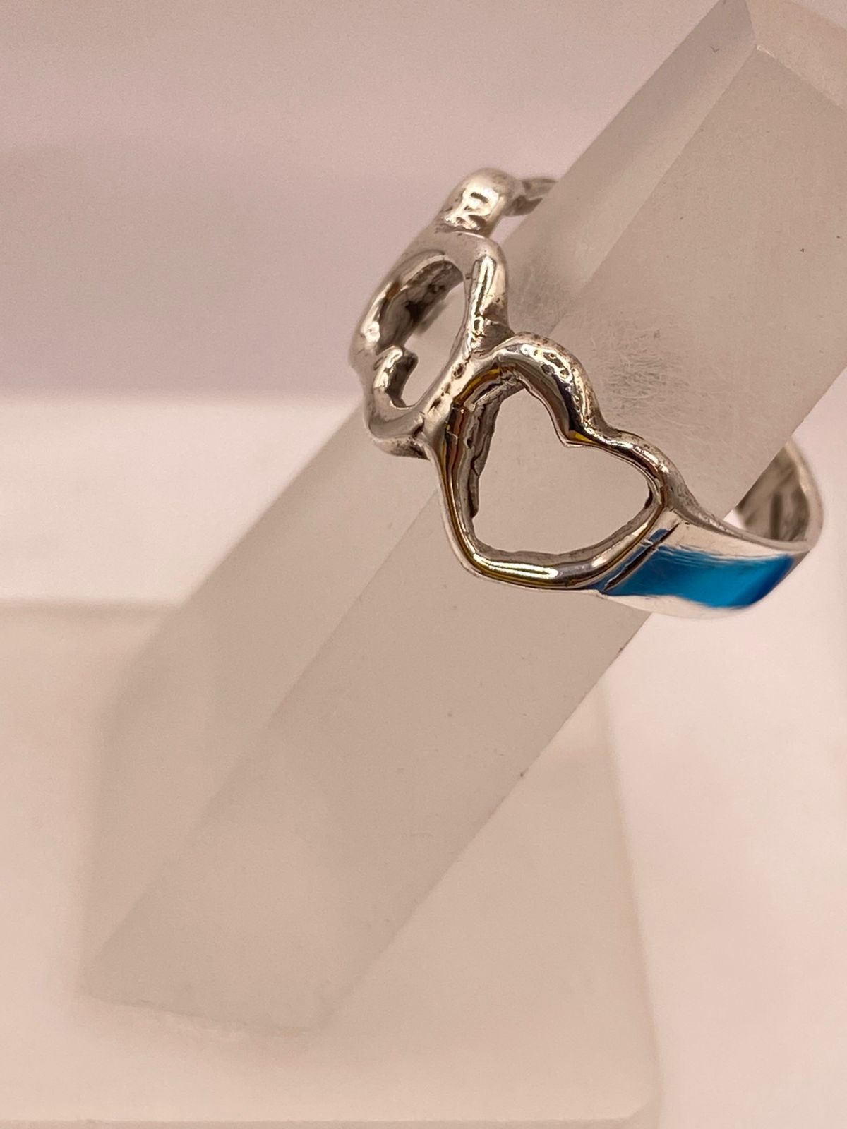 Anillo Artesanal en Plata con Corazones Entrelazados