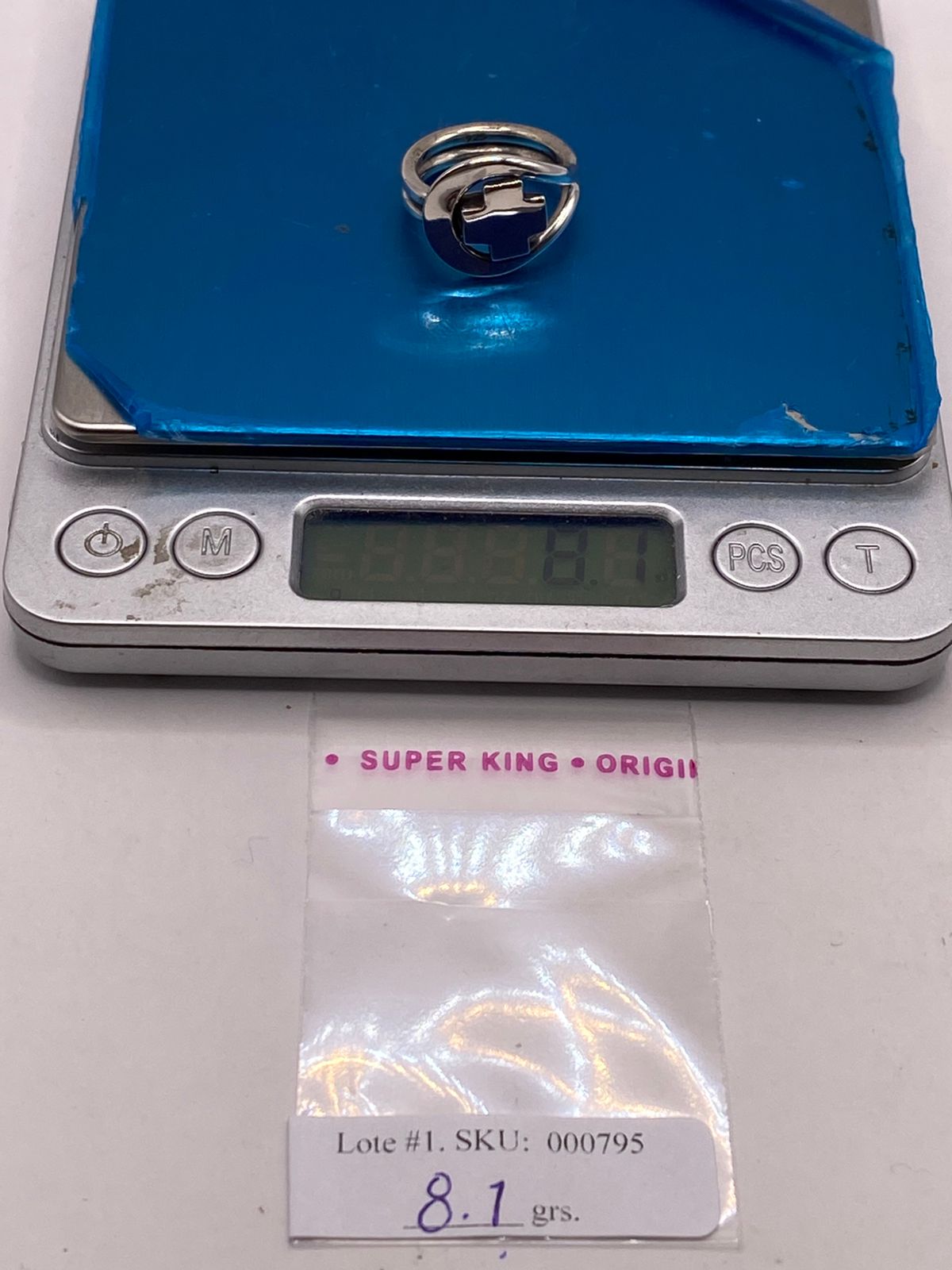 Anillo Artesanal en Plata con Cruz Calada Moderna
