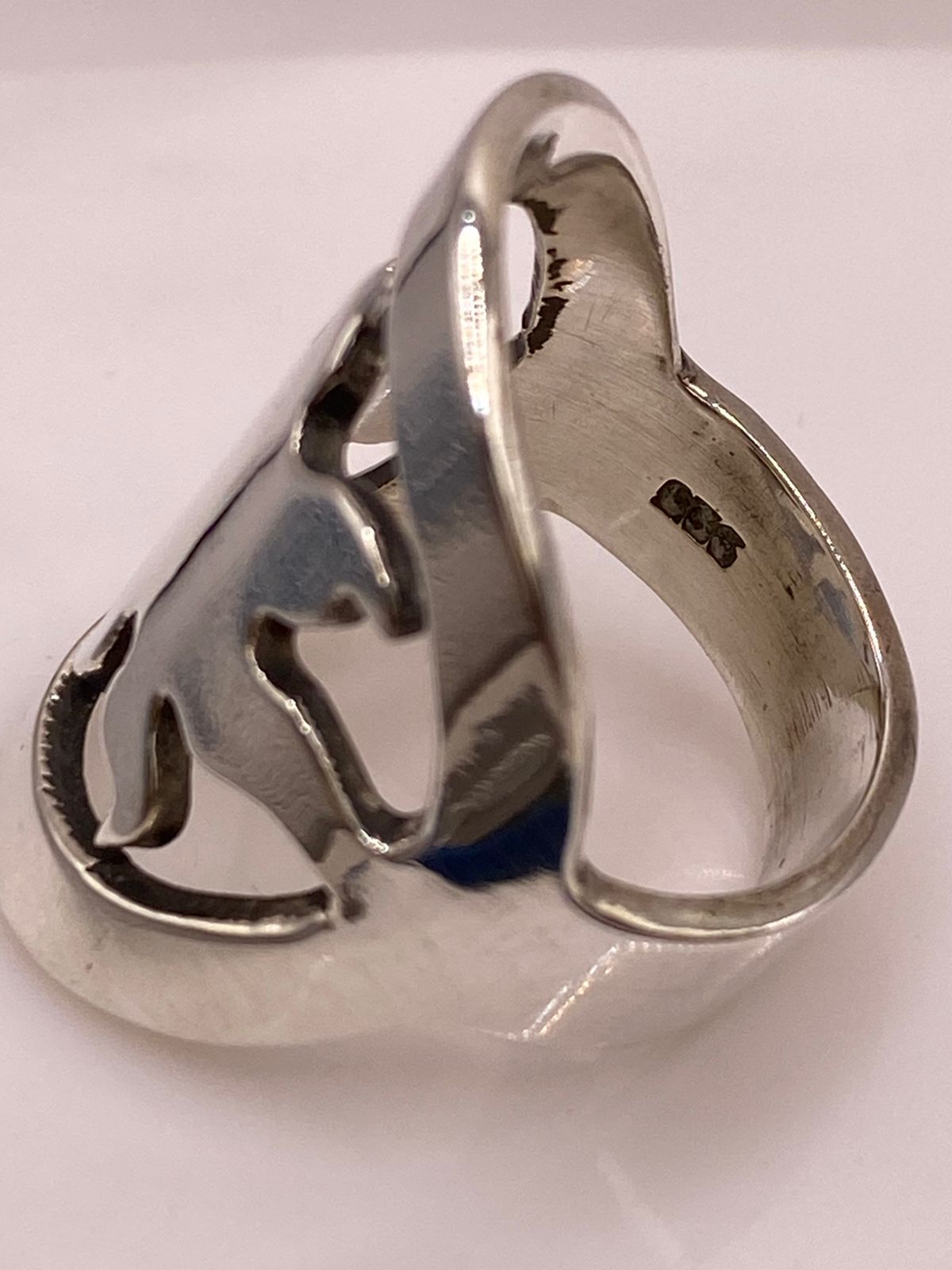 Anillo Artesanal en Plata con Diseño de Sol Calado