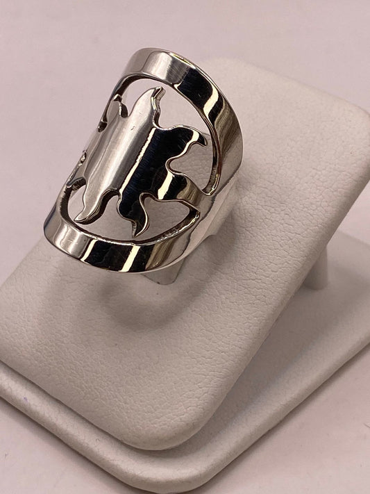 Anillo Artesanal en Plata con Diseño de Sol Calado, vista frontal