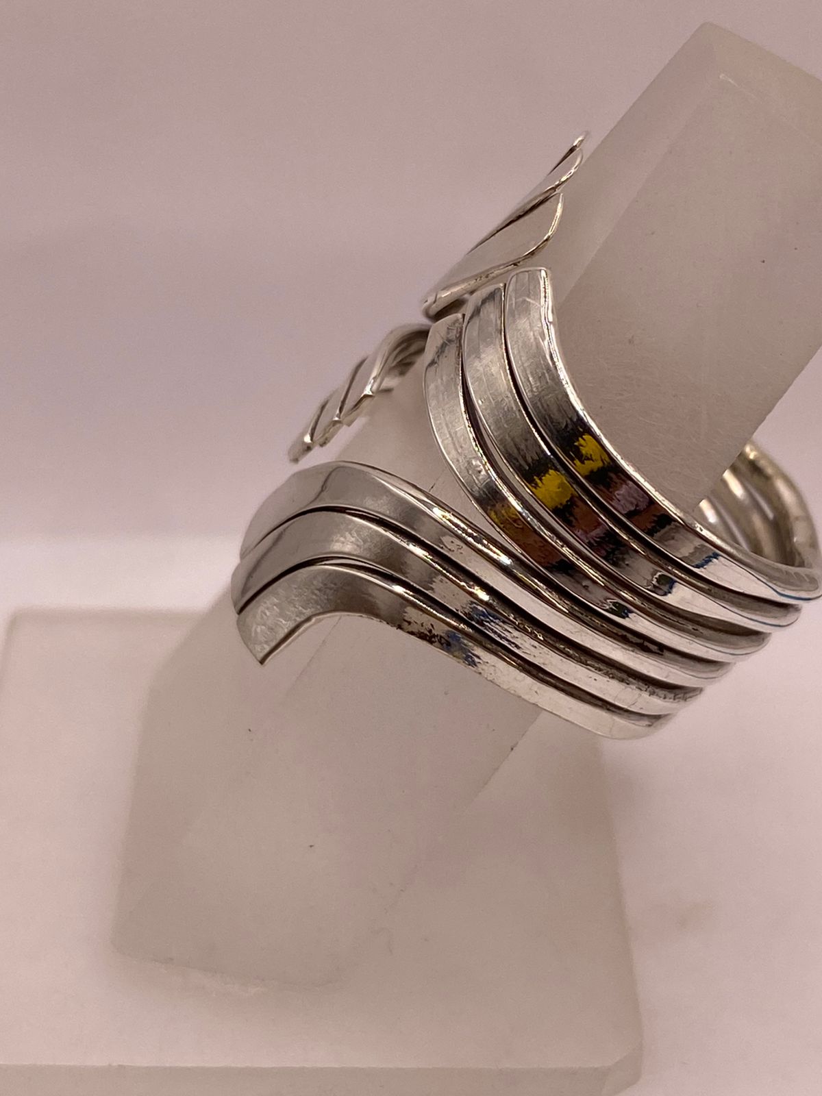 Anillo Artesanal en Plata con Ondas Entrecruzadas
