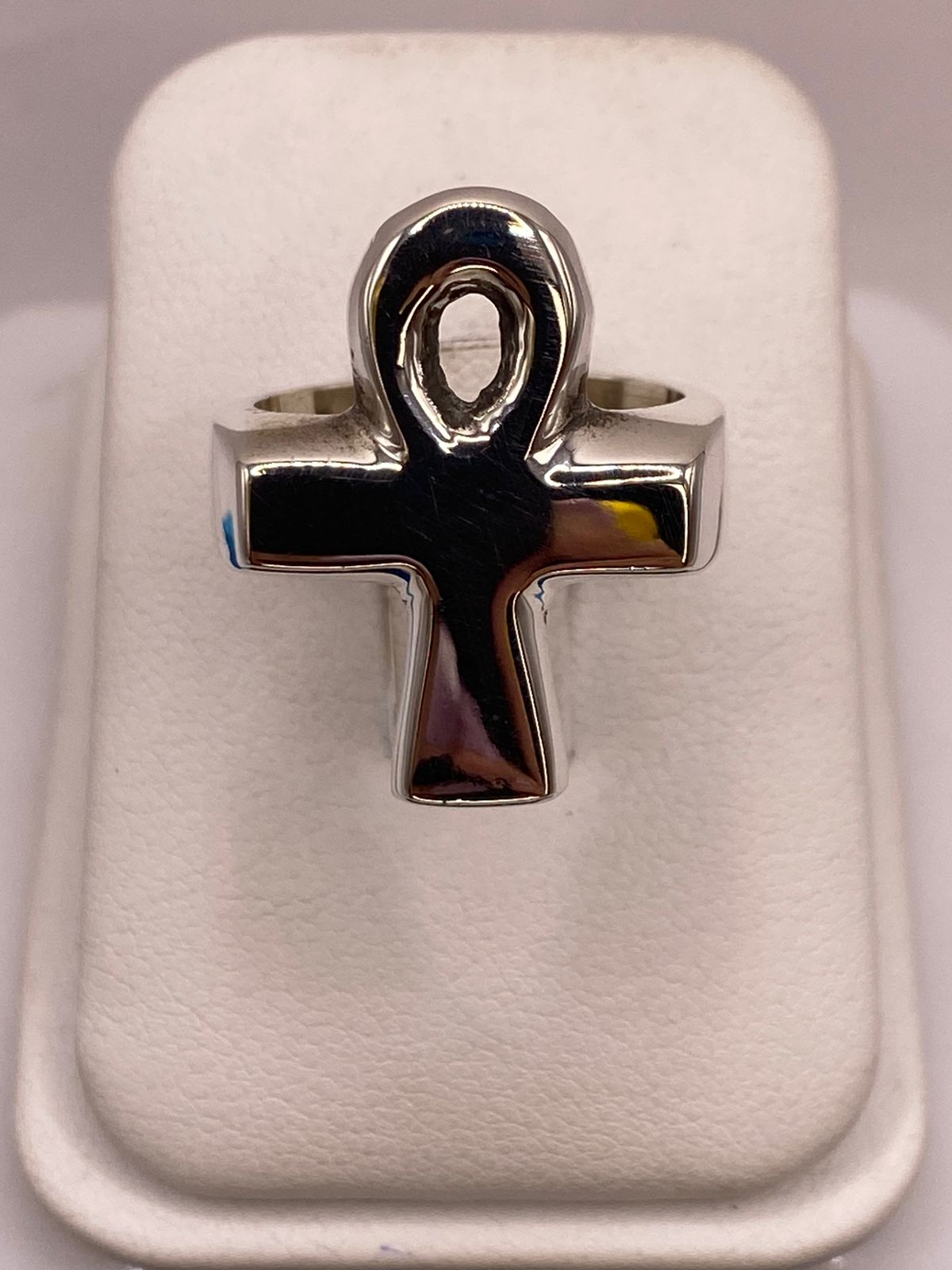 Anillo Artesanal en Plata con Símbolo Ankh Egipcio