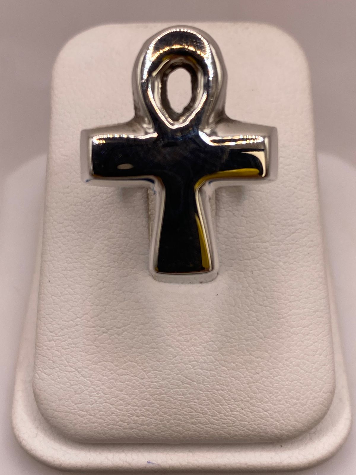 Anillo Artesanal en Plata con Símbolo Ankh Egipcio