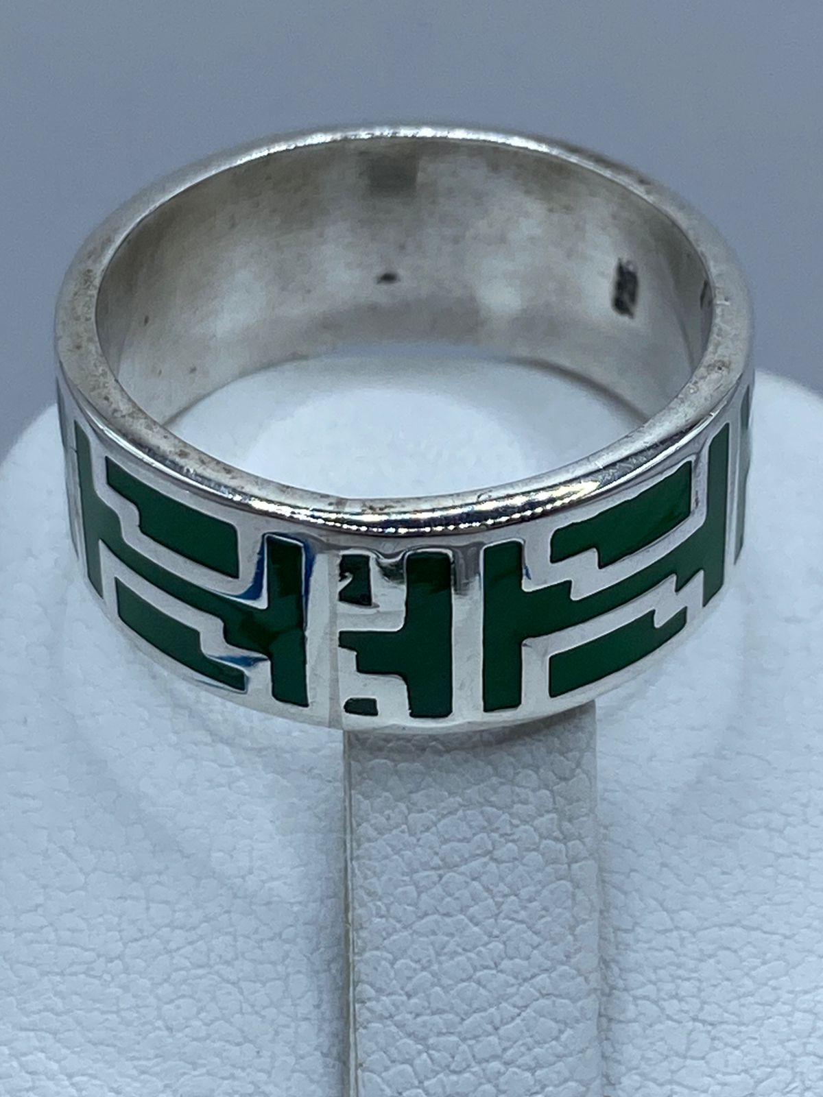 Anillo Artesanal de Plata .925 con Malaquita y Greca Geométrica