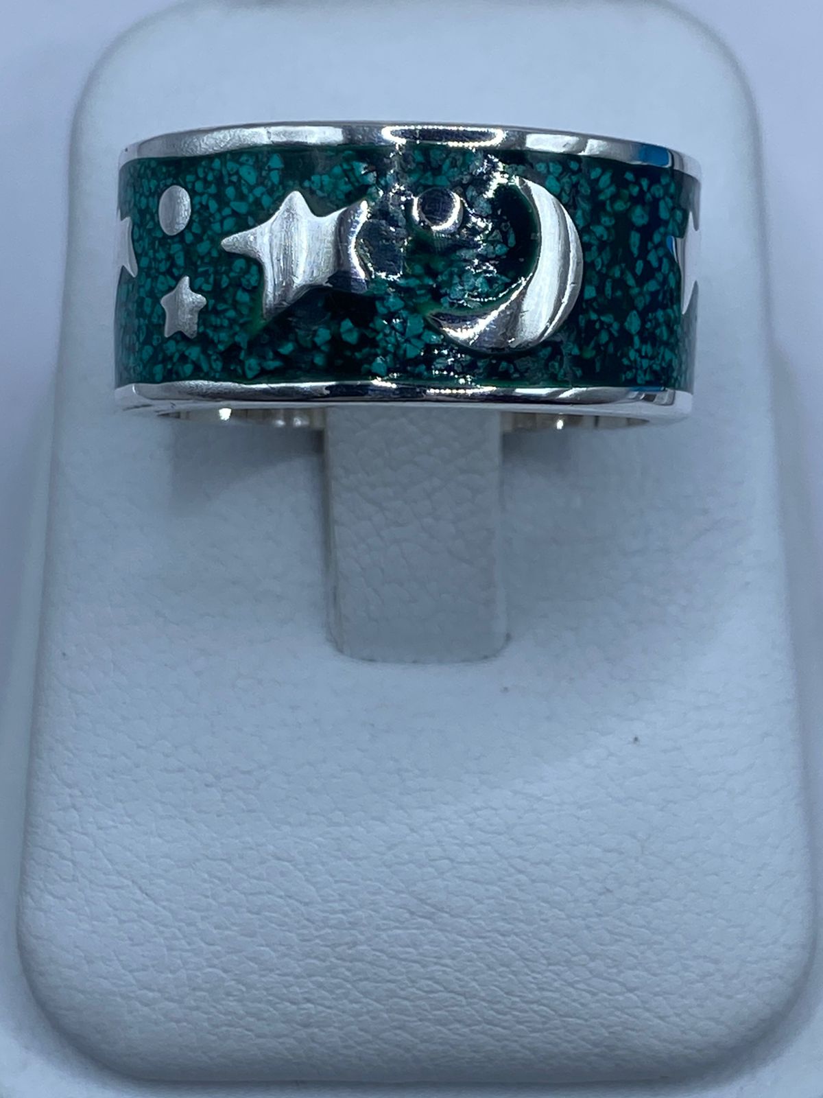 Anillo Artesanal de Plata .925 con Malaquita Verde – Diseño Luna y Estrellas