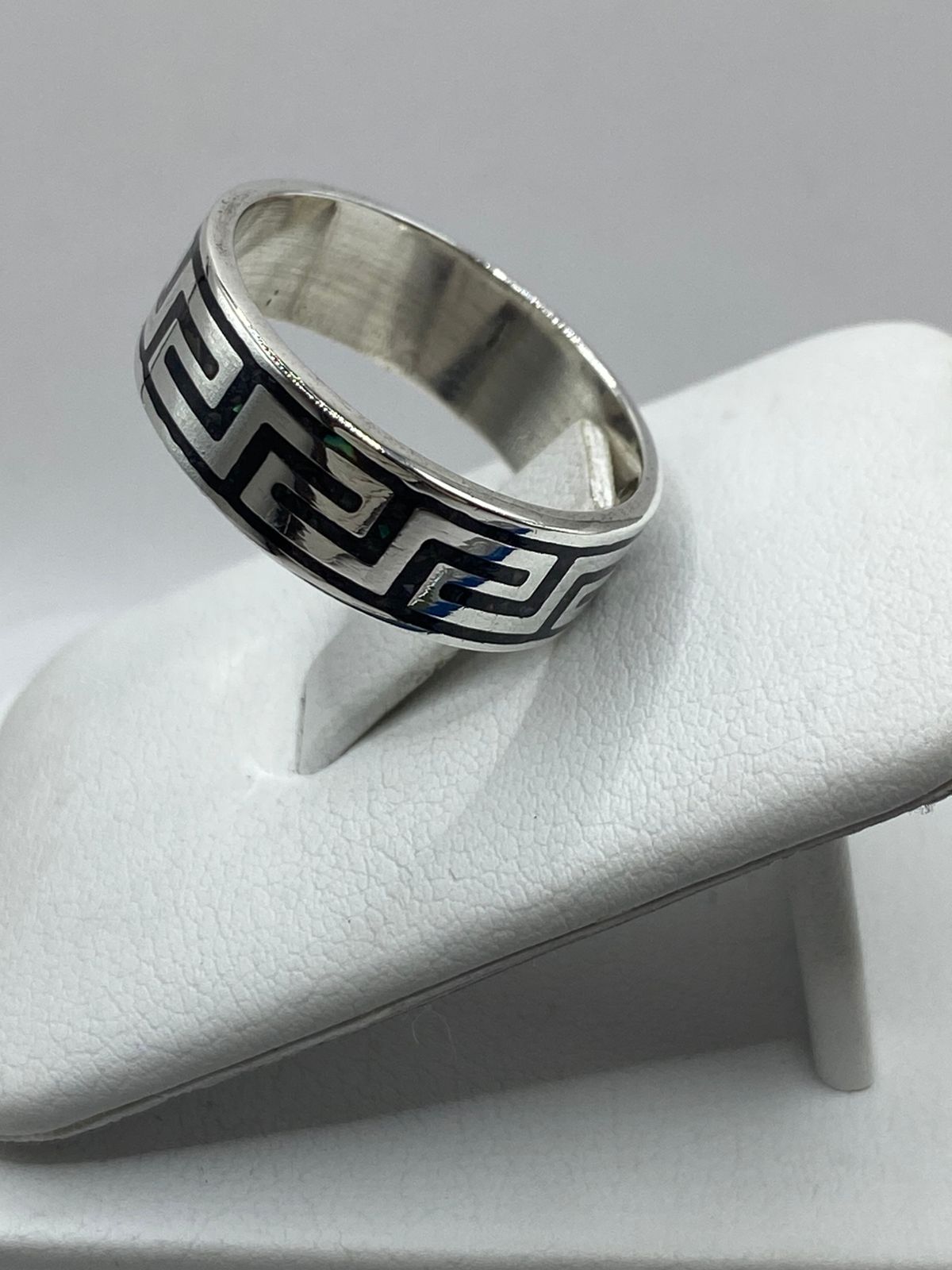 Anillo Artesanal de Plata .925 con Ónix Negro y Greca Clásica