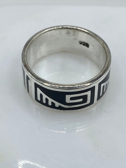 Anillo Artesanal de Plata .925 con Ónix Negro y Greca Minimalista, sello de autenticidad Plata Ley .925