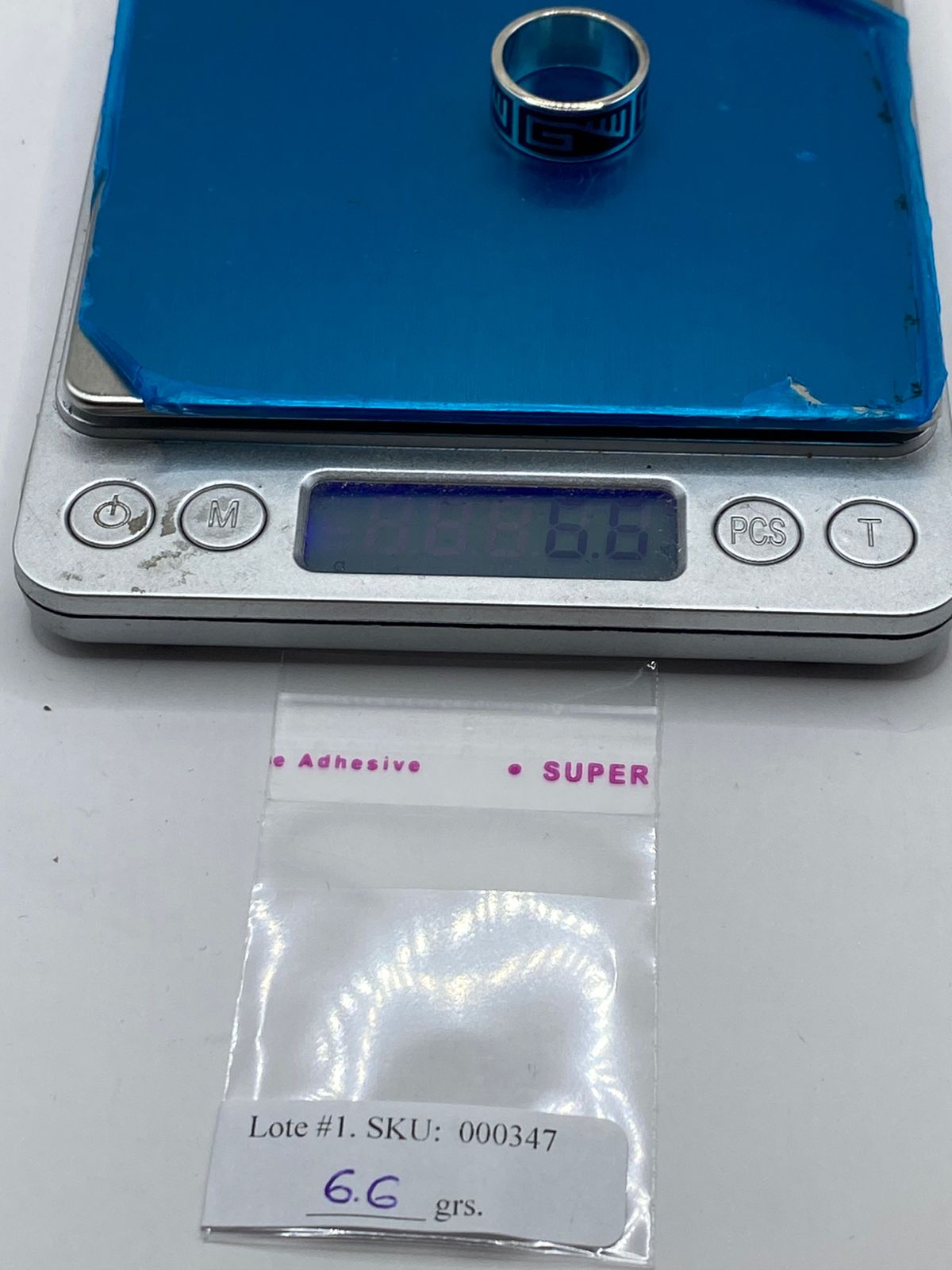 Anillo Artesanal de Plata .925 con Ónix Negro y Greca Minimalista