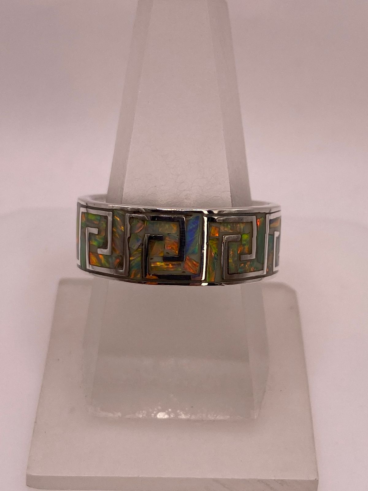 Anillo Banda Greca con Ópalo de Fuego Multicolor en Plata .950