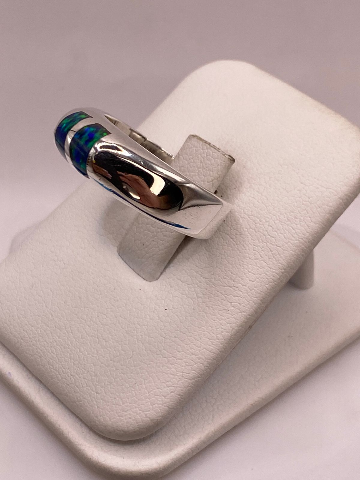 Anillo Banda en Plata Ley 925 con Ópalo de Fuego Azul-verde