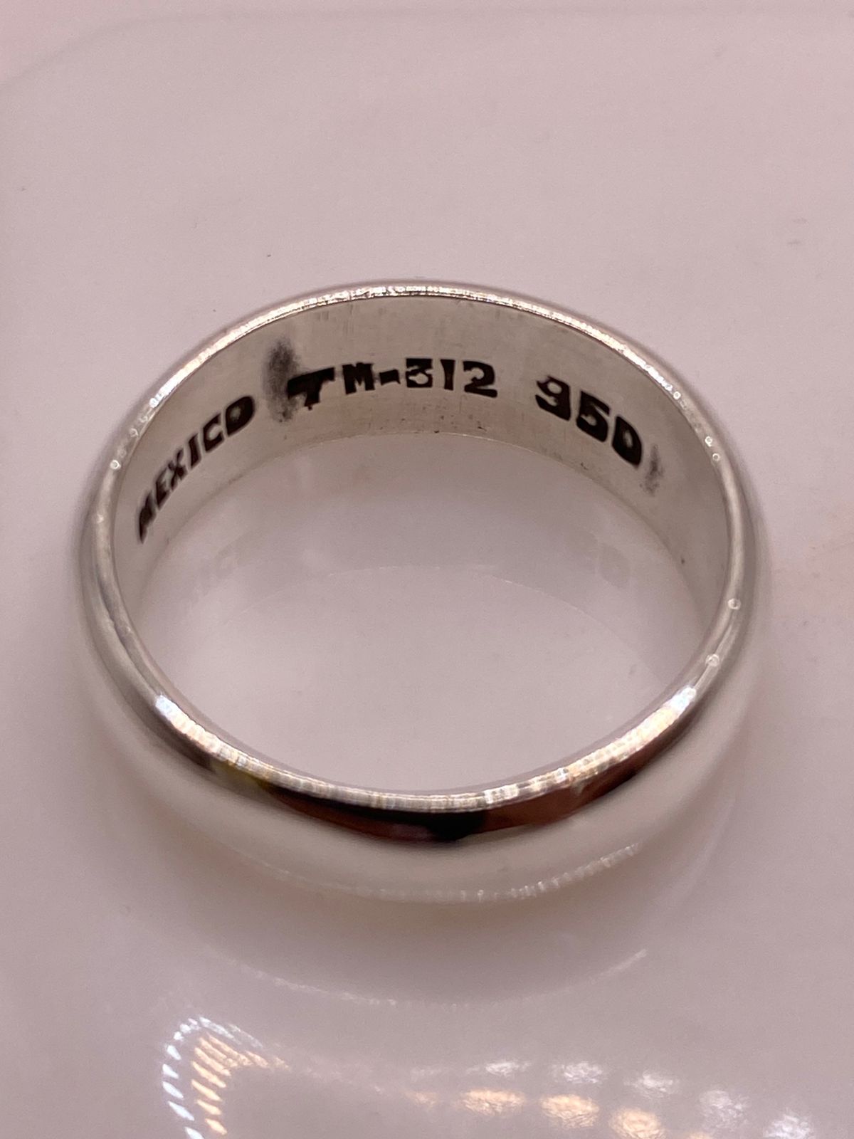 Anillo de Banda en Plata Ley 950 con Ópalo de Fuego
